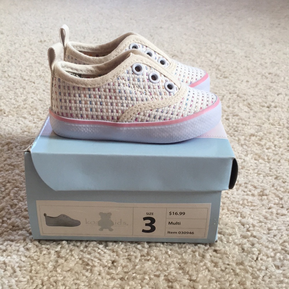 Koala kids shoes, size 3 NWOT